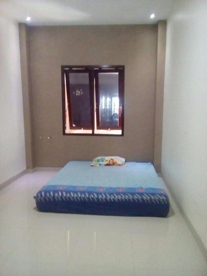 Bintara Jaya Yemima Guest House Bekasi Exterior photo