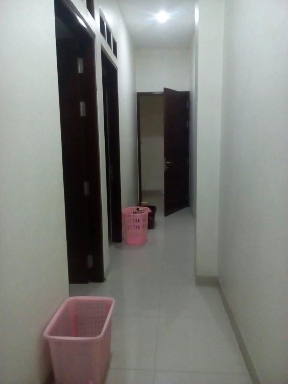 Bintara Jaya Yemima Guest House Bekasi Exterior photo