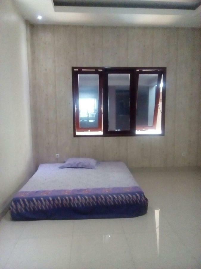 Bintara Jaya Yemima Guest House Bekasi Exterior photo